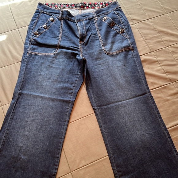 Stylish Blue Denim Jeans - Picture 3 of 6